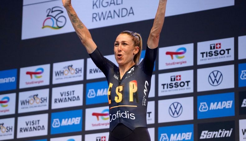mavi garcia en el podio del mundial de ruanda 2 790x454