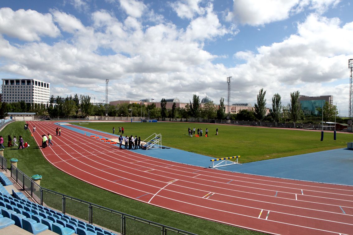 Todo listo para las 24 horas ininterrumpidas en la pista de atletismo de Dehesa Boyal de la localidad madrileña de Alcobendas.