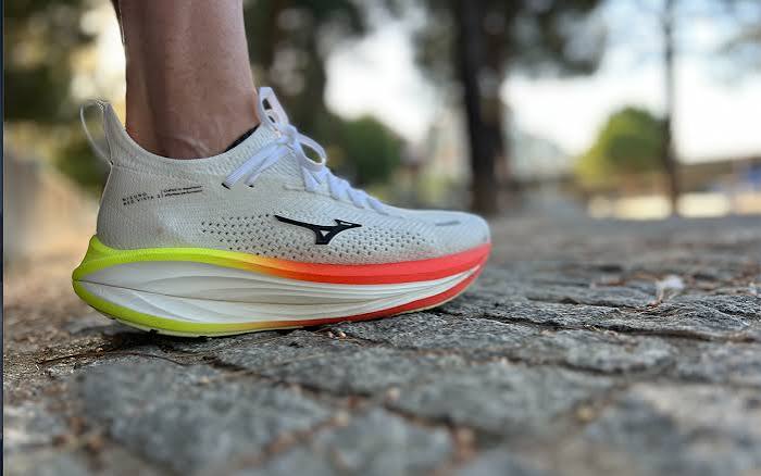 Mizuno Neo Vista 3