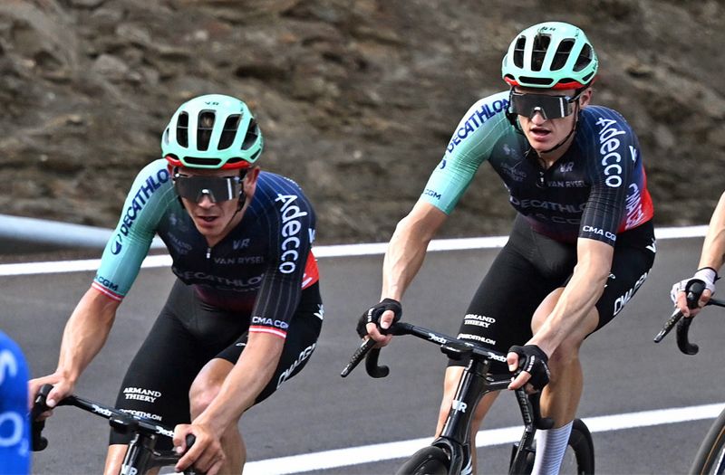 Gregor Mühlberger y Felix Gall en La Vuelta a España