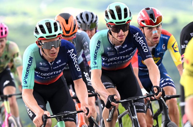 Gregor Mühlberger y Felix Gall en el Giro de Italia