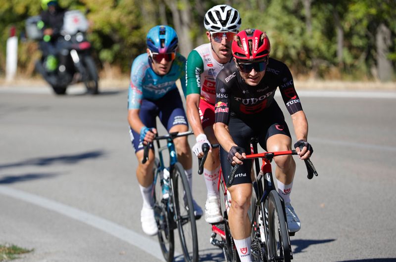 trio de escapados Giro de los Abruzos