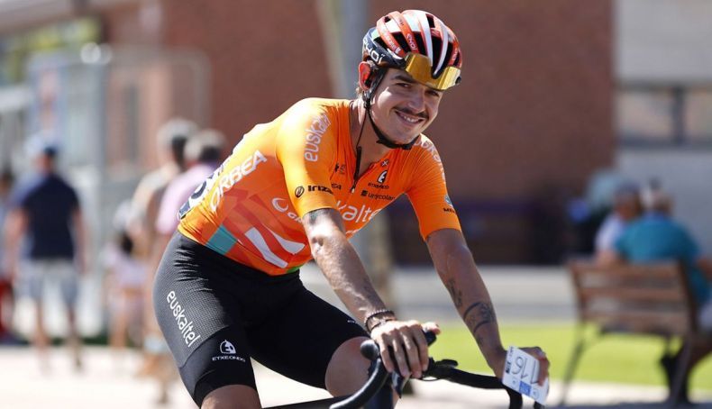 xabier mikel azparren correra la proxima temporada en el q36 5 pro cycling team 2 790x454