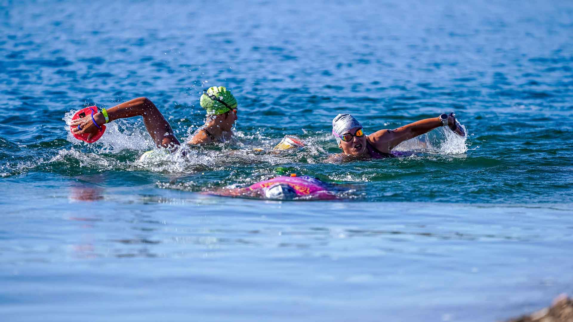Swimrun Madrid 2026: 350 deportistas nadaron y corrieron en el embalse del Atazar