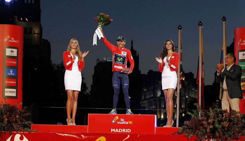 Nairo Quintana en lo más alto del podio en la Vuelta a España 2016