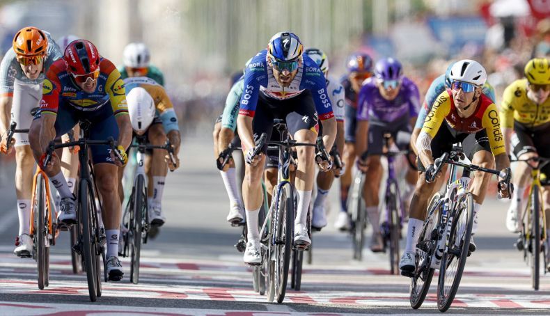 sprintcyclingagency 9213403 1 2000px 2 790x454