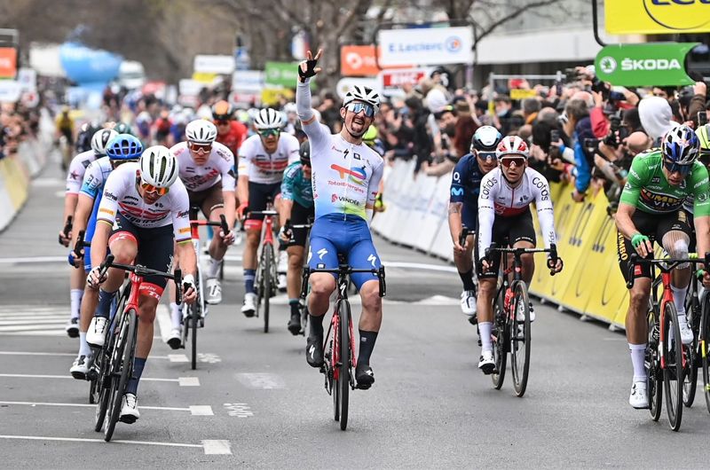 Burgaudeau se impuso al sprint en una etapa de la París Niza de 2022.