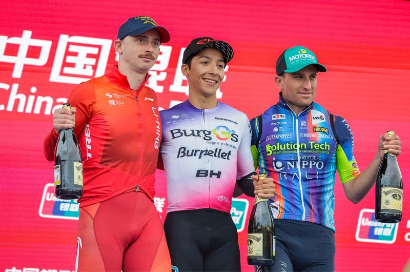 César Macías logró su primera victoria como morado en China.