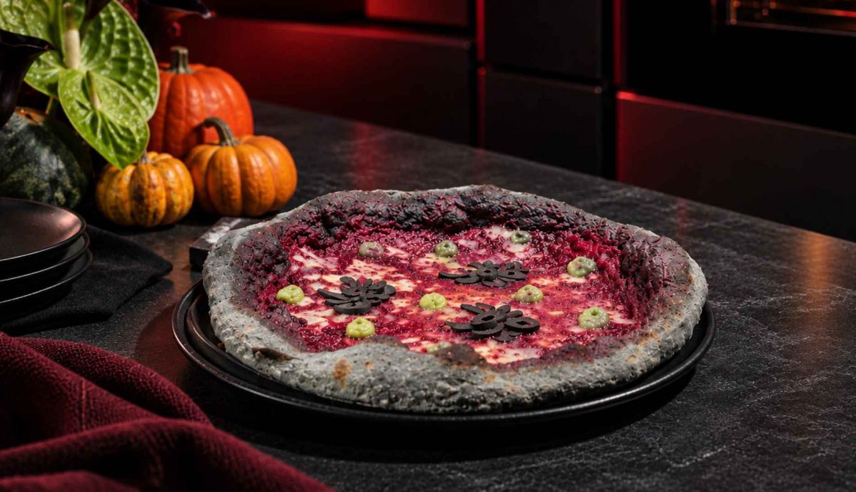 Halloween Spider web pizza