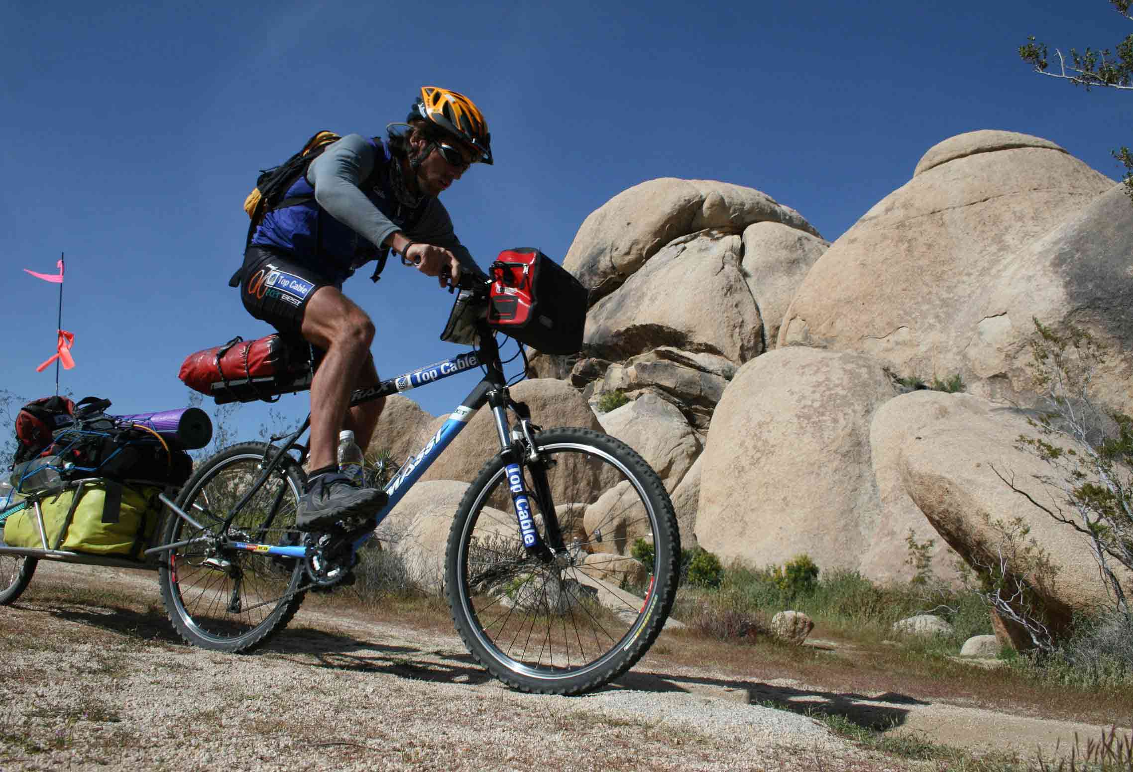 Imagen de Galeria de Recórrete 7 desiertos con un solo libro