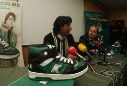 Imagen de Galeria de Kelme renueva las "Villacampa"