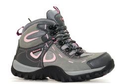 Imagen de Galeria de Calzados Paredes diseña su primera bota de trekking para mujeres