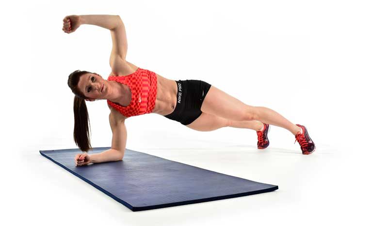 Abdominales en circuito para descubrir tu core en verano