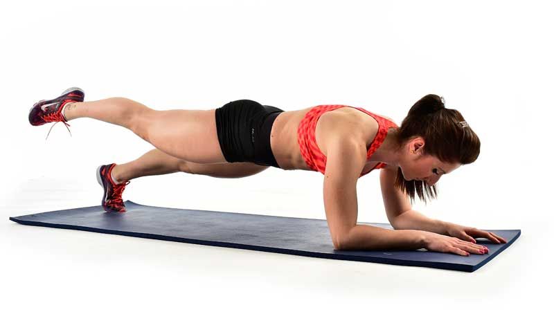 Abdominales en circuito para descubrir tu core en verano