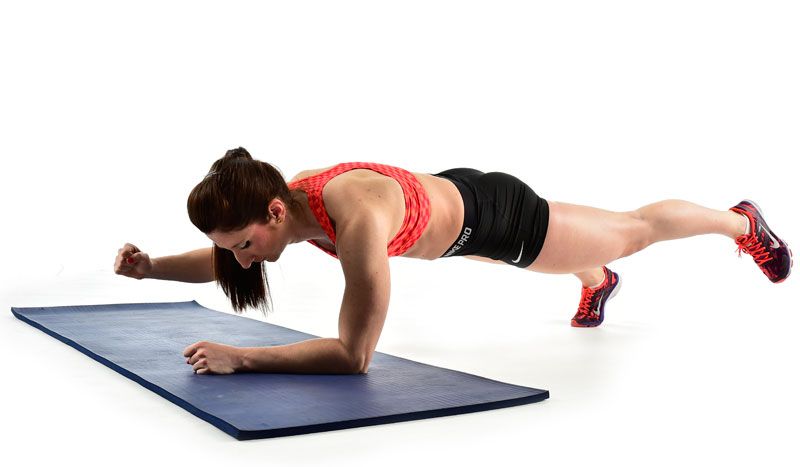 Abdominales en circuito para descubrir tu core en verano