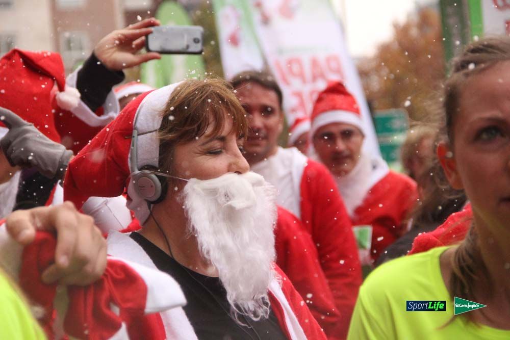 Galería de la Carrera de Papá Noel, entrada en meta del minuto 37 al 44