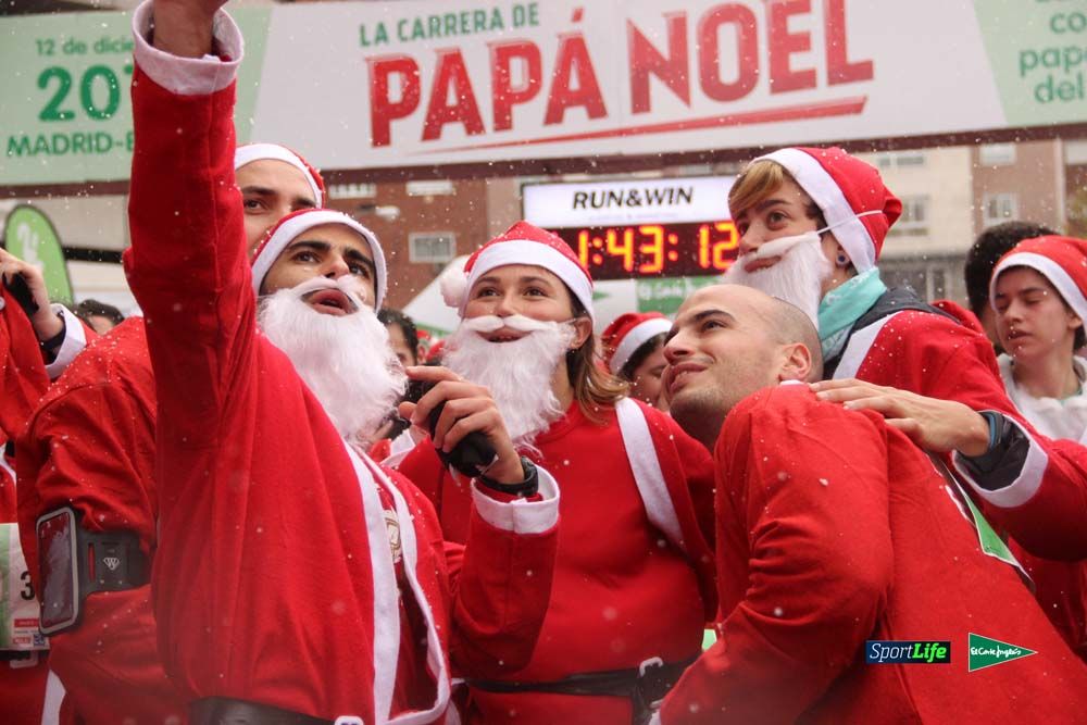 Galería de la Carrera de Papá Noel, entrada en meta del minuto 37 al 44