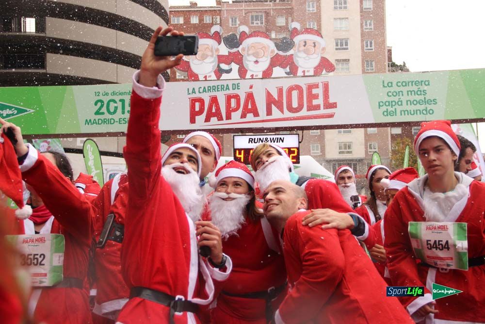 Galería de la Carrera de Papá Noel, entrada en meta del minuto 37 al 44