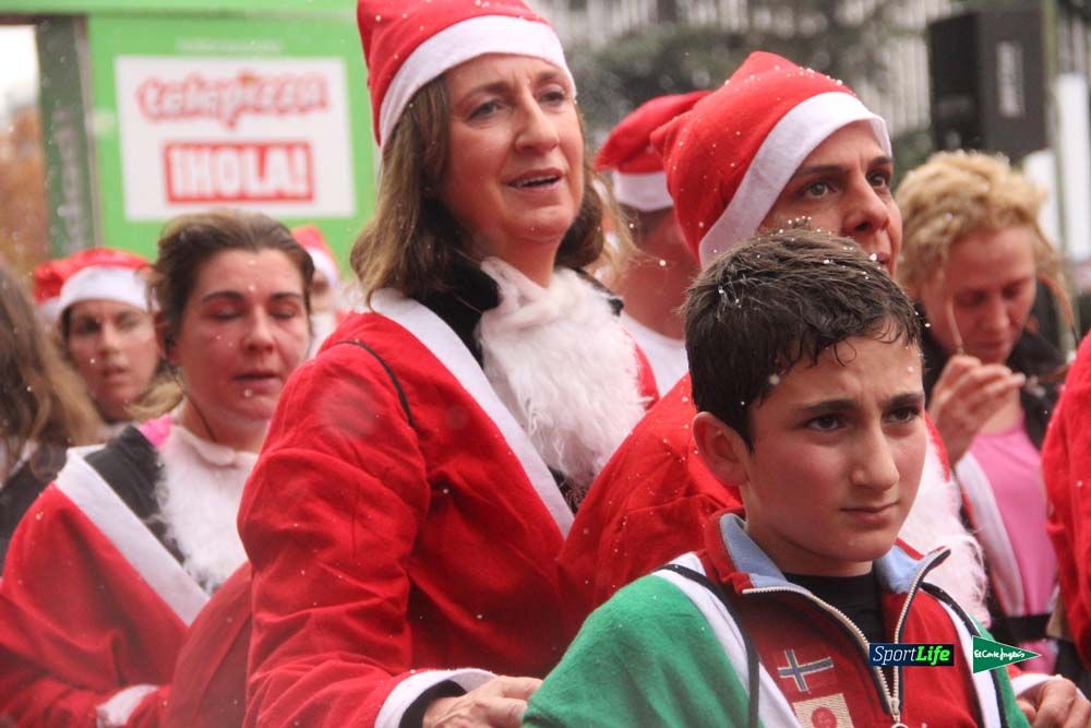 Galería de la Carrera de Papá Noel, entrada en meta del minuto 37 al 44