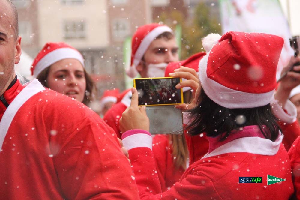 Galería de la Carrera de Papá Noel, entrada en meta del minuto 37 al 44