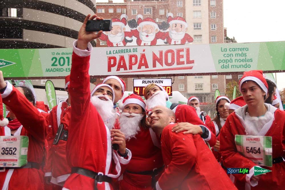 Galería de la Carrera de Papá Noel, entrada en meta del minuto 37 al 44