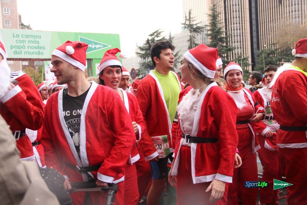 Galería de la Carrera de Papá Noel, entrada en meta del minuto 37 al 44