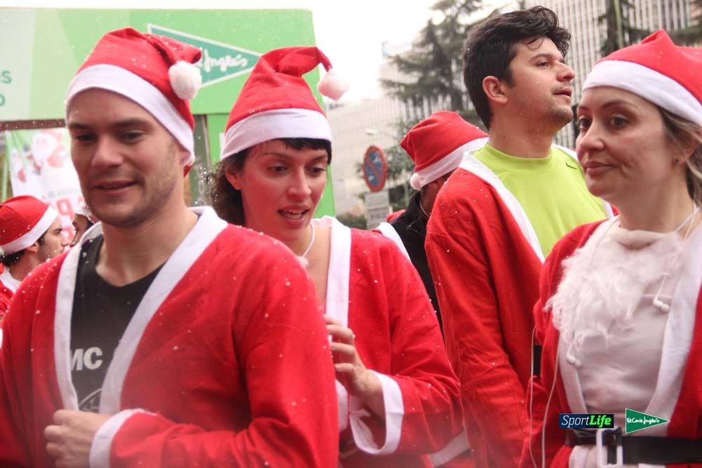 Galería de la Carrera de Papá Noel, entrada en meta del minuto 37 al 44