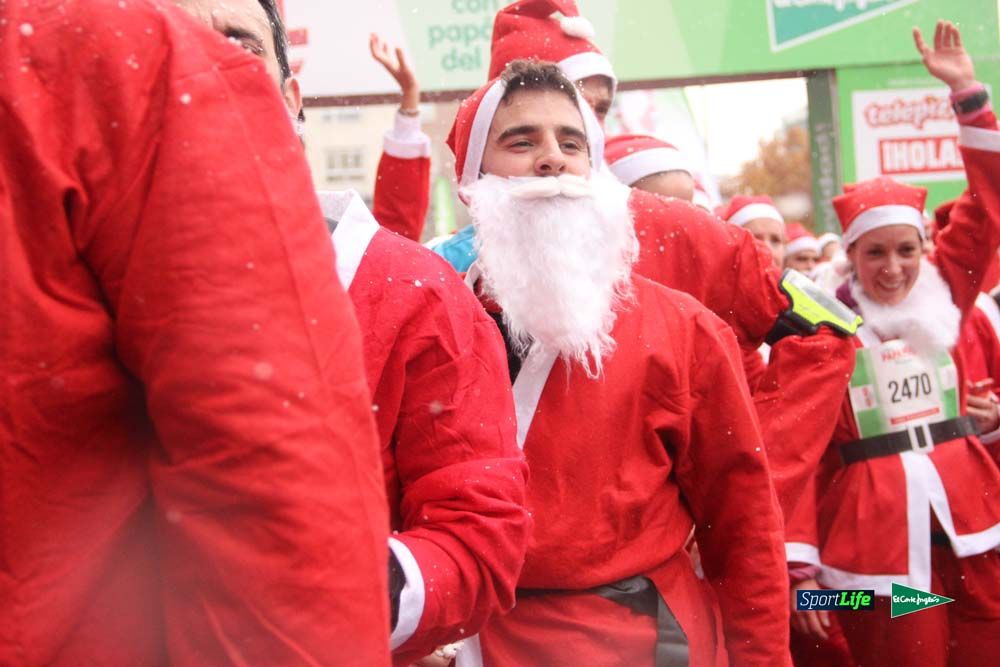 Galería de la Carrera de Papá Noel, entrada en meta del minuto 37 al 44