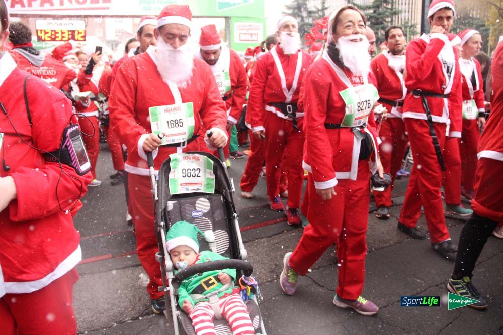Galería de la Carrera de Papá Noel, entrada en meta del minuto 37 al 44