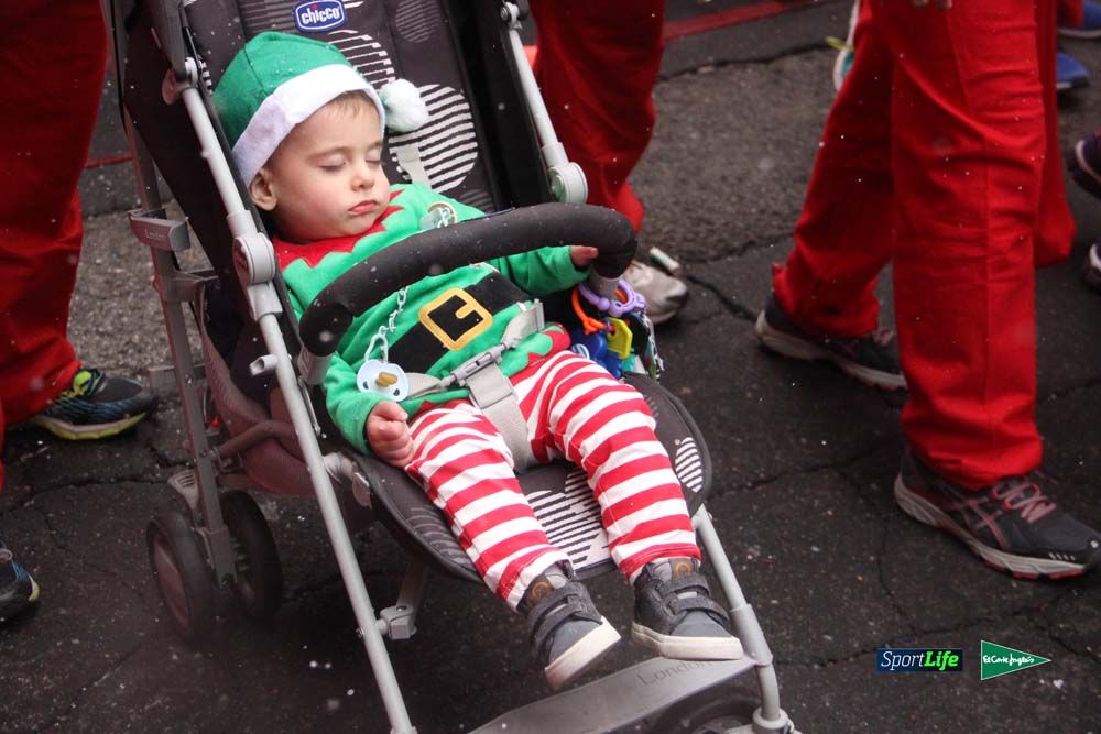 Galería de la Carrera de Papá Noel, entrada en meta del minuto 37 al 44
