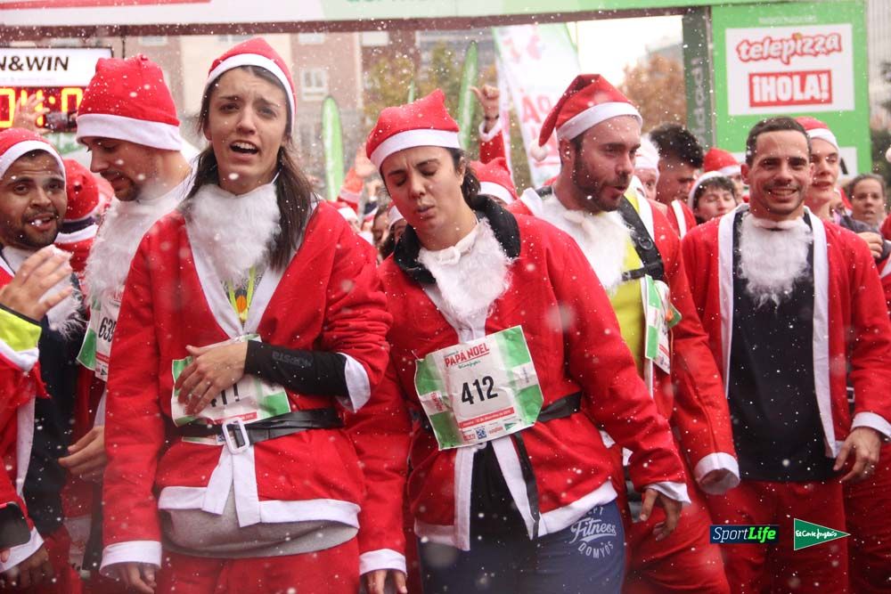 Galería de la Carrera de Papá Noel, entrada en meta del minuto 37 al 44