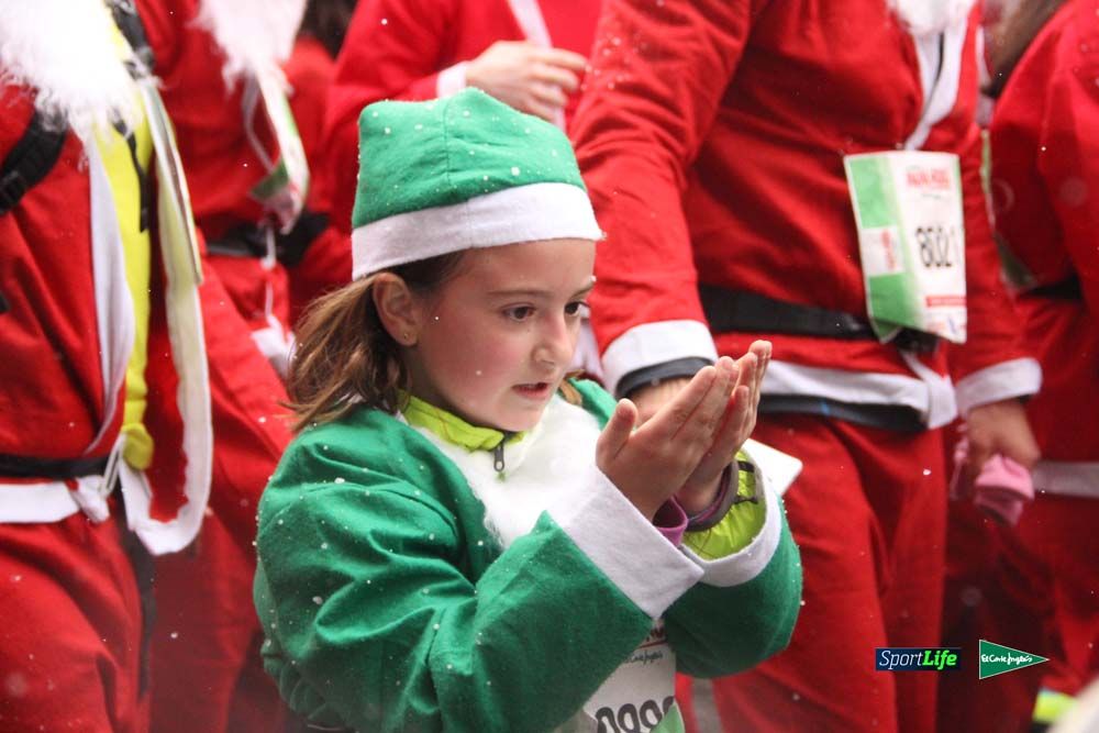 Galería de la Carrera de Papá Noel, entrada en meta del minuto 37 al 44