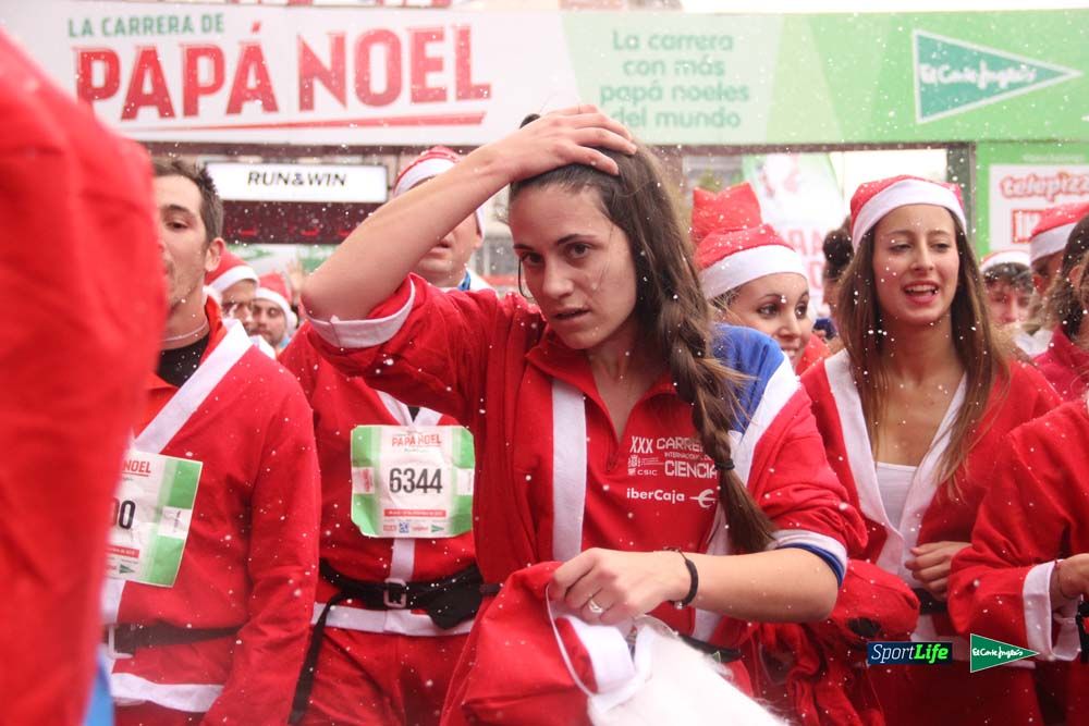 Galería de la Carrera de Papá Noel, entrada en meta del minuto 37 al 44