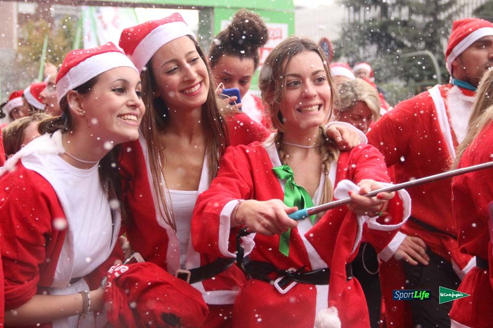 Galería de la Carrera de Papá Noel, entrada en meta del minuto 37 al 44
