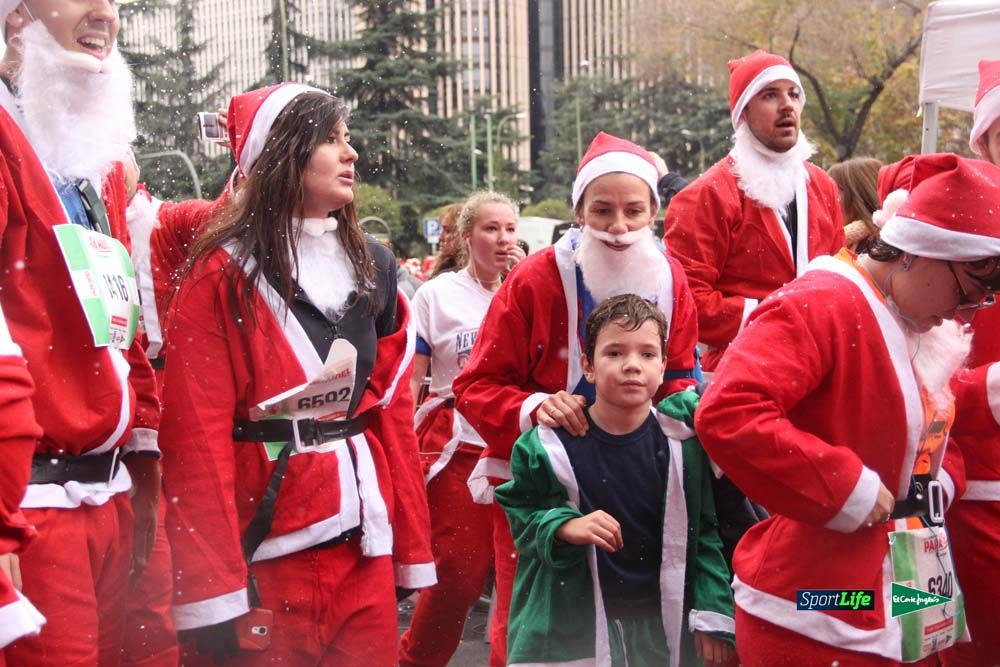 Galería de la Carrera de Papá Noel, entrada en meta del minuto 37 al 44