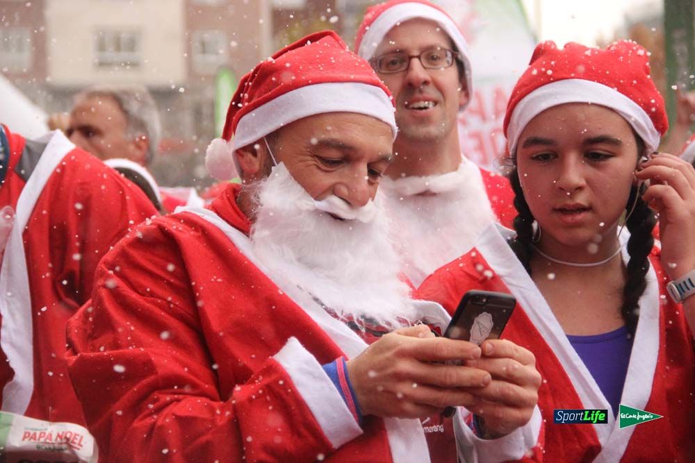Galería de la Carrera de Papá Noel, entrada en meta del minuto 37 al 44