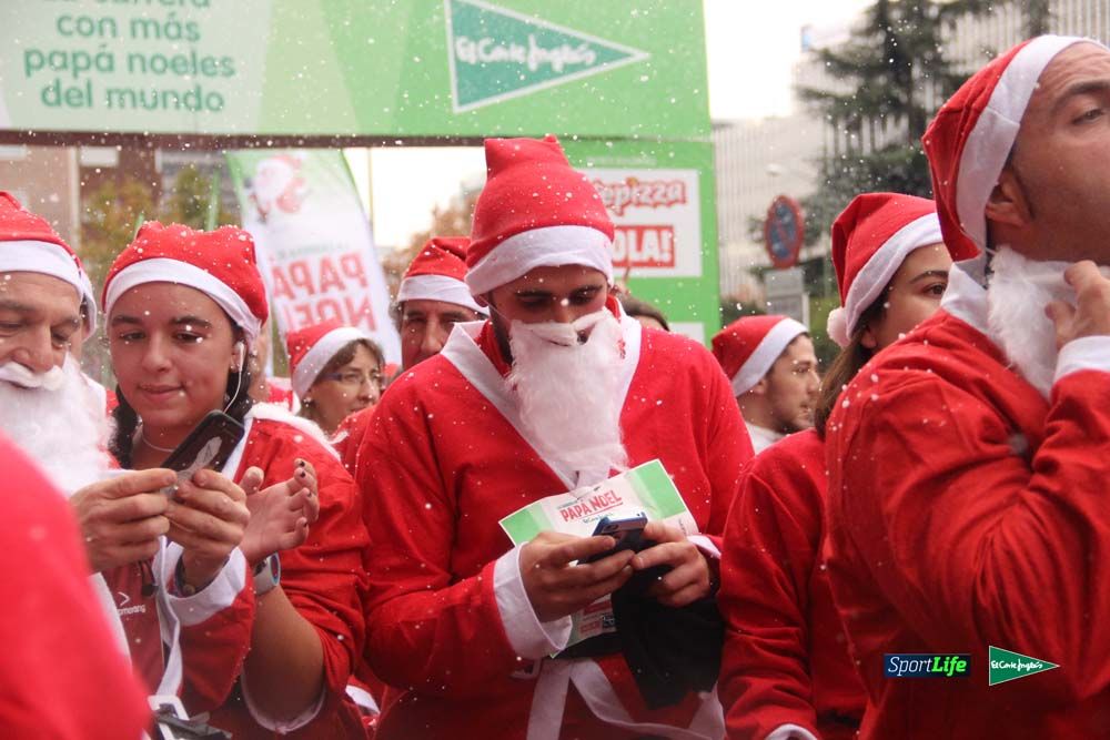 Galería de la Carrera de Papá Noel, entrada en meta del minuto 37 al 44