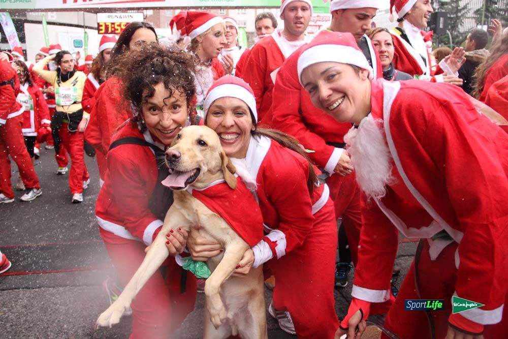 Galería de la Carrera de Papá Noel, entrada en meta del minuto 37 al 44