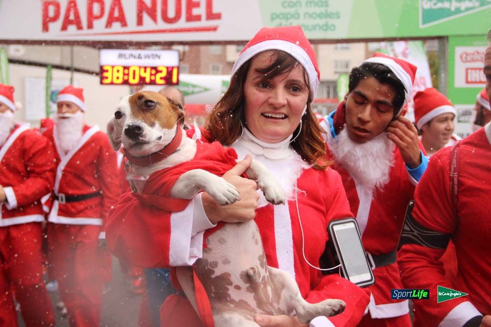 Galería de la Carrera de Papá Noel, entrada en meta del minuto 37 al 44
