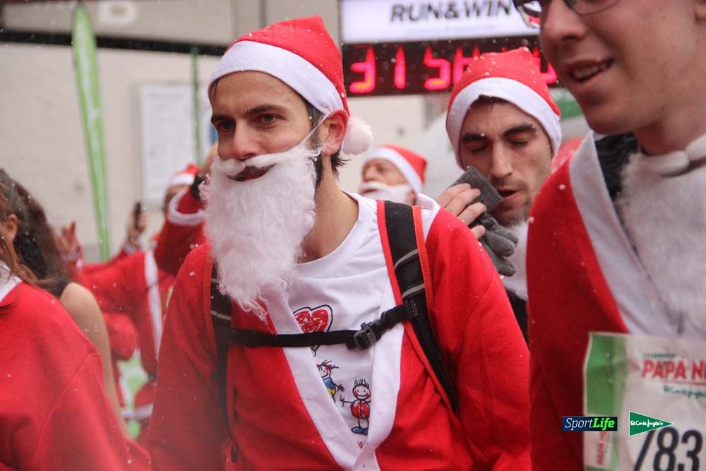 Galería de la Carrera de Papá Noel, entrada en meta del minuto 37 al 44