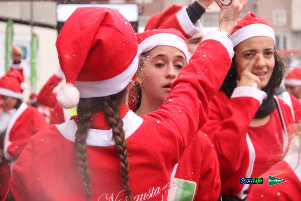 Galería de la Carrera de Papá Noel, entrada en meta del minuto 37 al 44