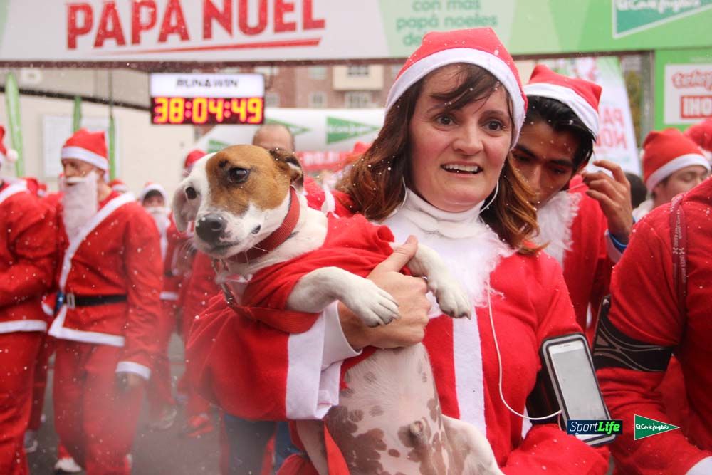 Galería de la Carrera de Papá Noel, entrada en meta del minuto 37 al 44