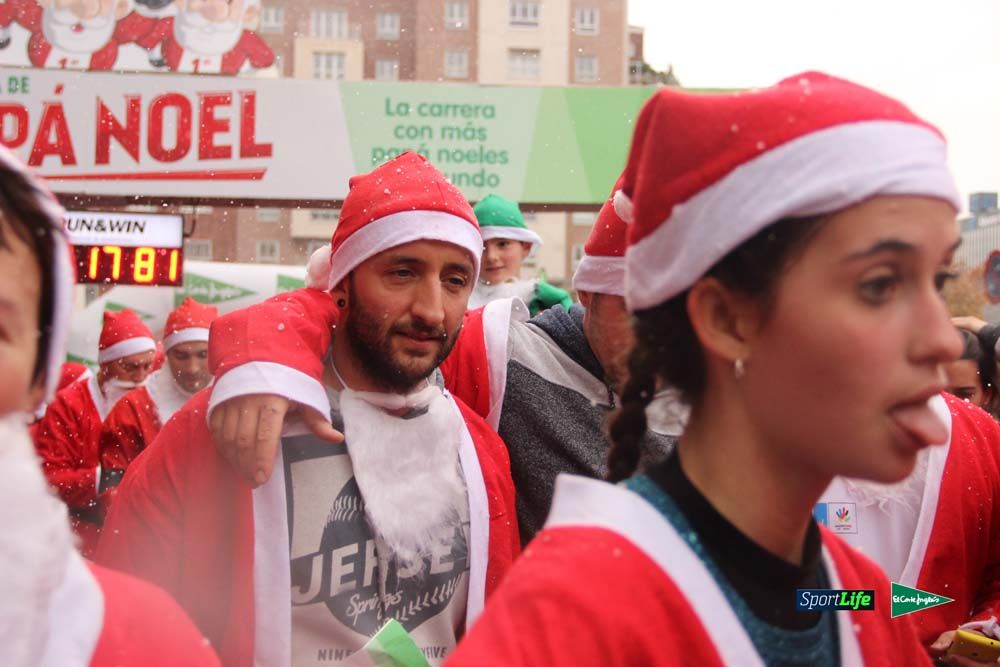 Galería de la Carrera de Papá Noel, entrada en meta del minuto 37 al 44