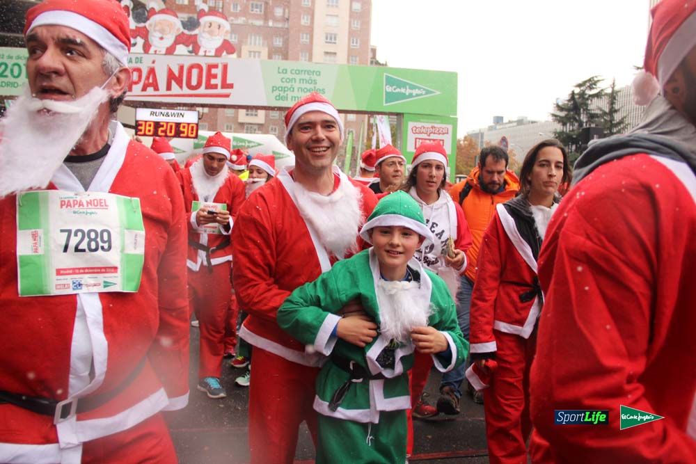 Galería de la Carrera de Papá Noel, entrada en meta del minuto 37 al 44