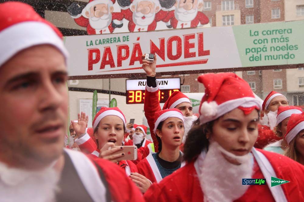 Galería de la Carrera de Papá Noel, entrada en meta del minuto 37 al 44