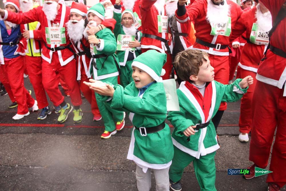 Galería de la Carrera de Papá Noel, entrada en meta del minuto 37 al 44
