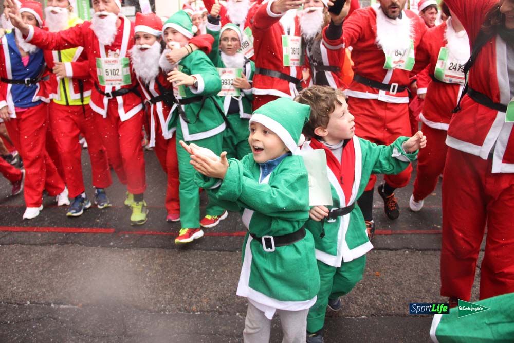 Galería de la Carrera de Papá Noel, entrada en meta del minuto 37 al 44