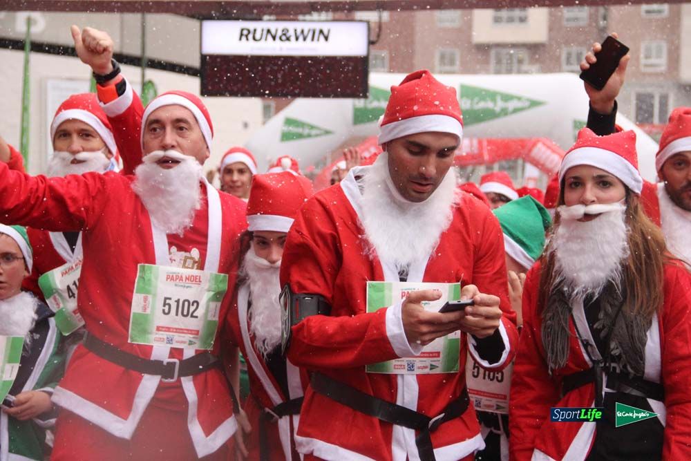 Galería de la Carrera de Papá Noel, entrada en meta del minuto 37 al 44