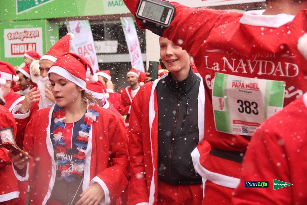 Galería de la Carrera de Papá Noel, entrada en meta del minuto 37 al 44