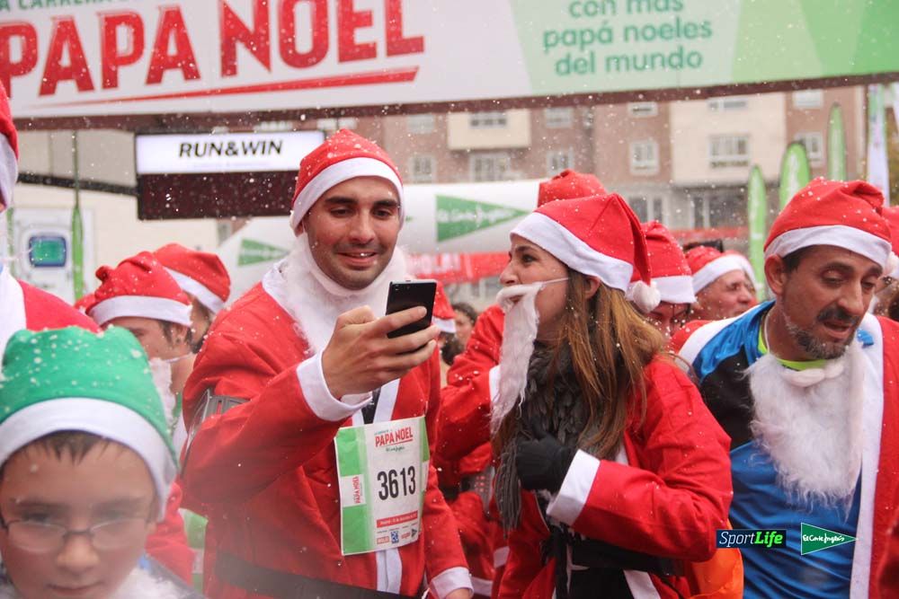 Galería de la Carrera de Papá Noel, entrada en meta del minuto 37 al 44